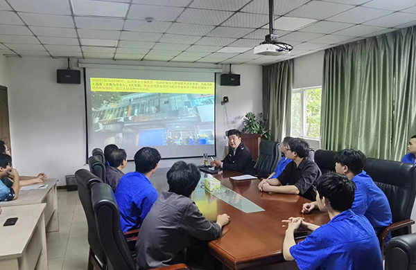 公司举行新员工消防安全知识培训：掌握灭火技能，筑牢安全防线